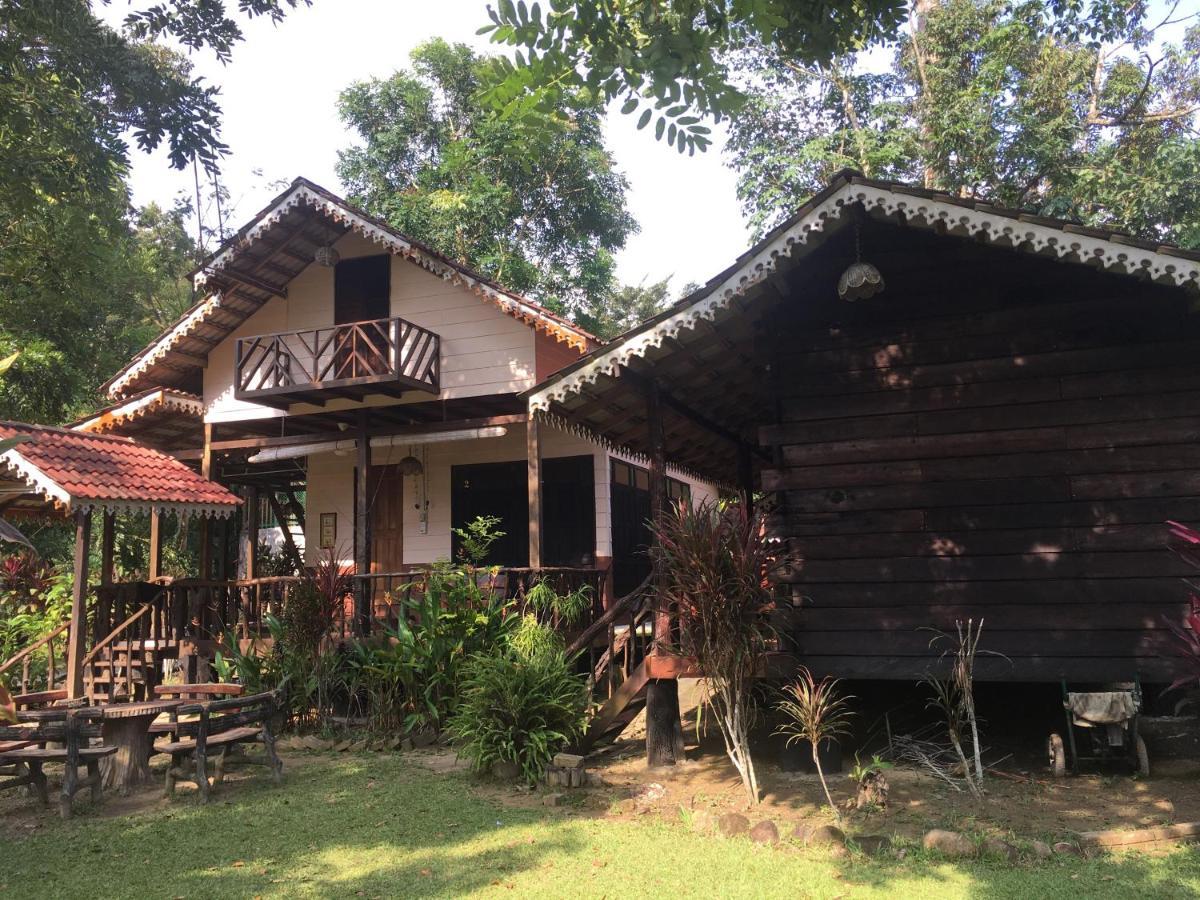 Rustic Chalet - Dahlia N Mawar At Sedim Vista Kulim Zewnętrze zdjęcie