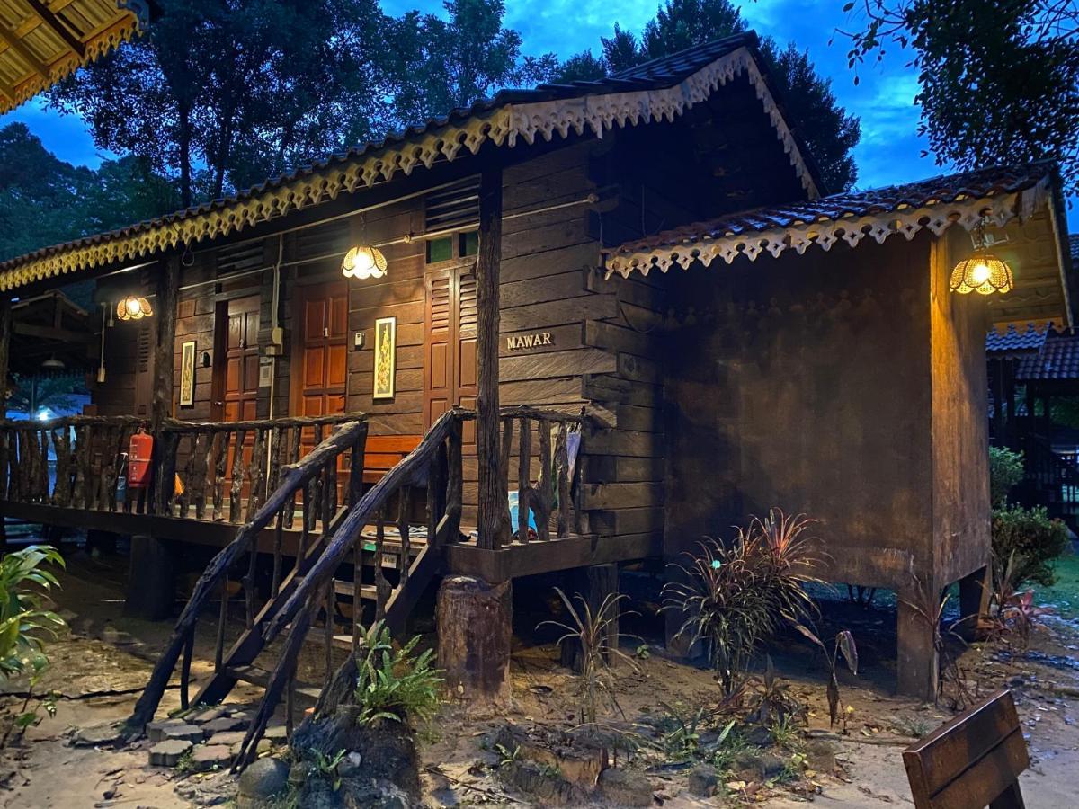 Rustic Chalet - Dahlia N Mawar At Sedim Vista Kulim Zewnętrze zdjęcie